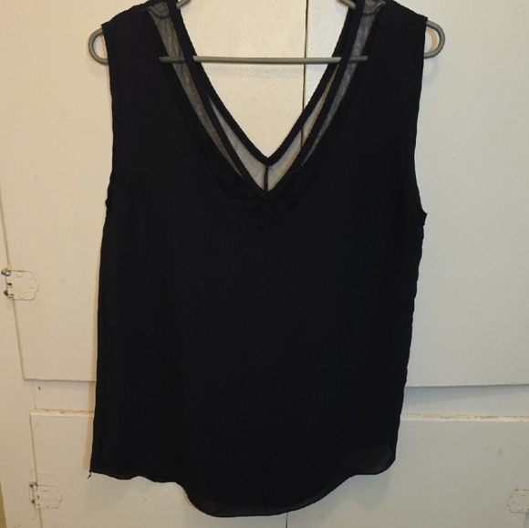 Excellent Condition Black V-Neck Tank Top - Picture 2 of 2